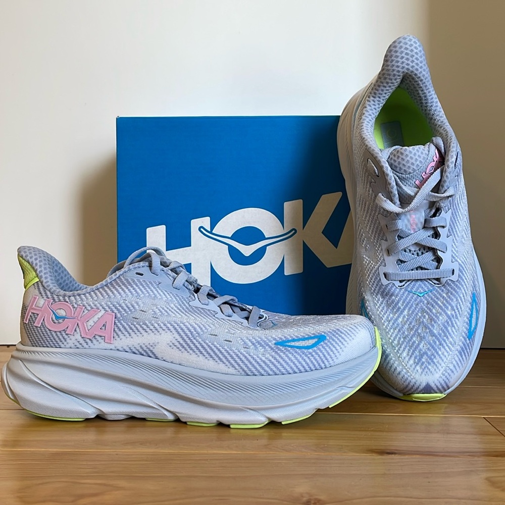 Hoka Women’s Clifton 9 wide